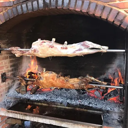 Restoran Sa Sobama Za Iznajmljivanje Mali Raj 게스트하우스 3*