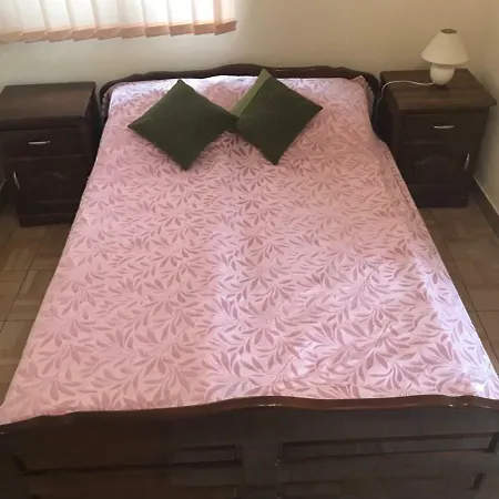 Restoran Sa Sobama Za Iznajmljivanje Mali Raj 3*