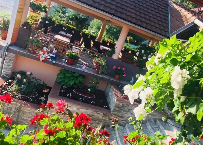 Restoran Sa Sobama Za Iznajmljivanje Mali Raj Mrkonjic Grad