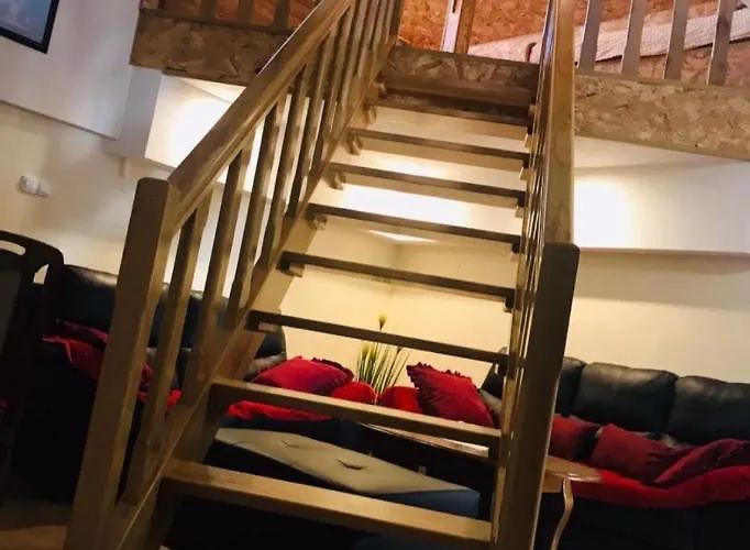 Restoran Sa Sobama Za Iznajmljivanje Mali Raj Penzion 3*