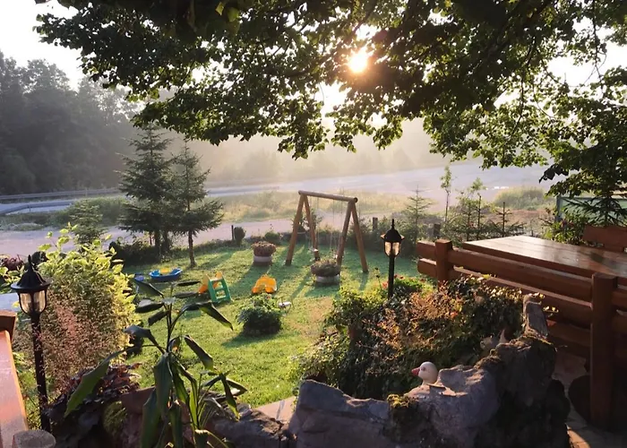 Restoran Sa Sobama Za Iznajmljivanje Mali Raj