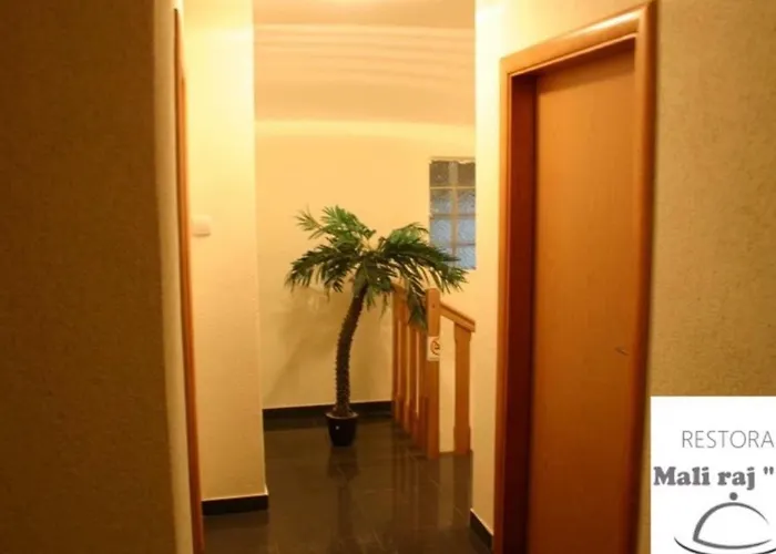 Restoran Sa Sobama Za Iznajmljivanje Mali Raj 3* Mrkonjic Grad