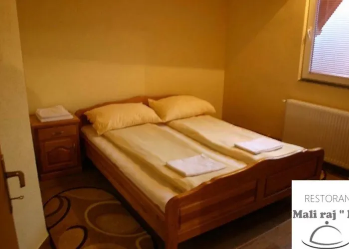 Restoran Sa Sobama Za Iznajmljivanje Mali Raj 3*